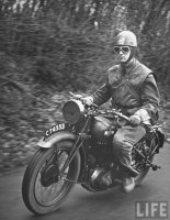 http://www.motosrusas.es/foro/uploads/thumbs/263_fotos_ll_guerra_mundial-2.jpg