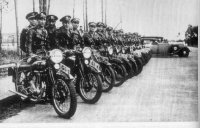 http://www.motosrusas.es/foro/uploads/thumbs/263_motoristas_guardia_de_asalto1.jpg