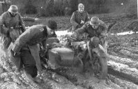 http://motosrusas.es/foro/uploads/thumbs/308_bmw_touring___eastern_front_1941__after_autumn_rain__aghhh-1_thumb_l.jpg