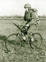 http://motosrusas.es/foro/uploads/thumbs/308_bsa_early_ab_soldier_riding_trg.jpg