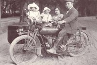 http://motosrusas.es/foro/uploads/thumbs/308_moto-sidecar1922.jpg